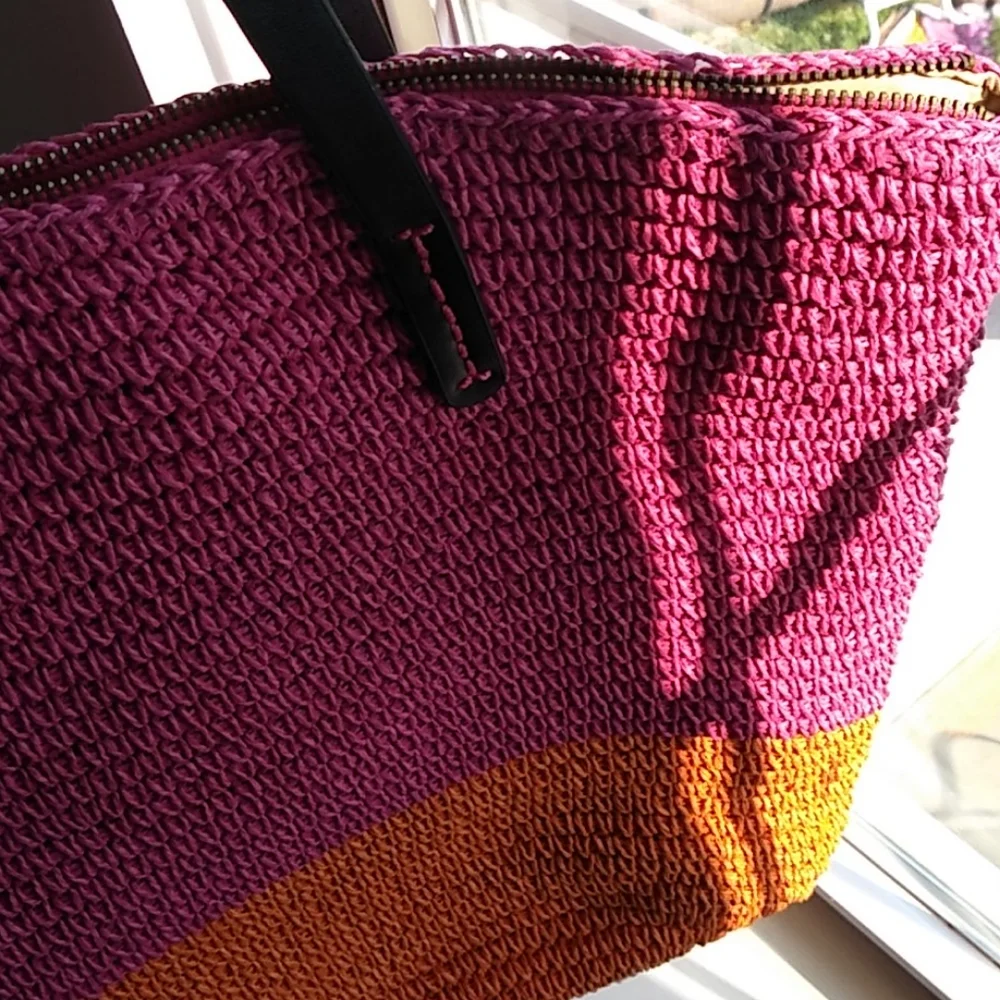 Gap pink‎ and orange crocheted bag